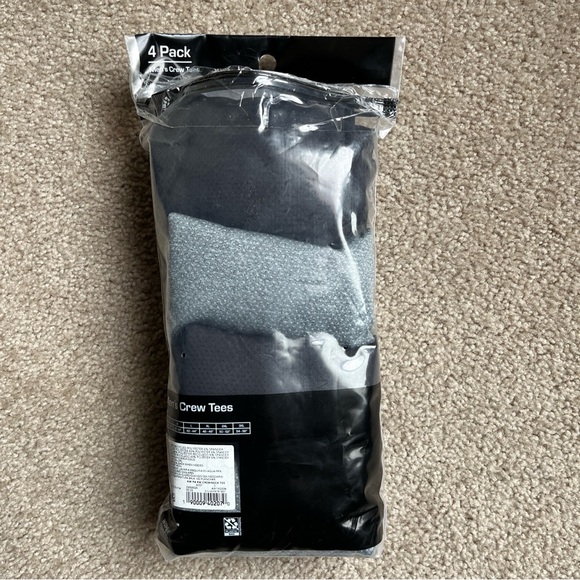 4 Pack Athletic Works Mens Polymesh Crew T-Shirt Size S (34-36) Black / Gray - Picture 4 of 9